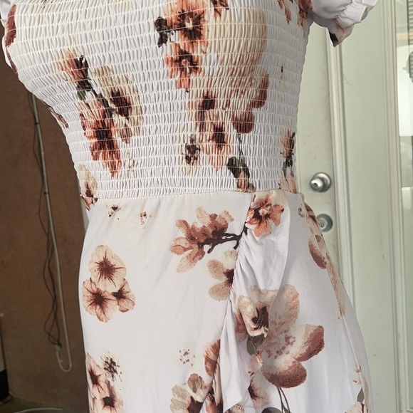 Spring dress - Picture 2 of 3